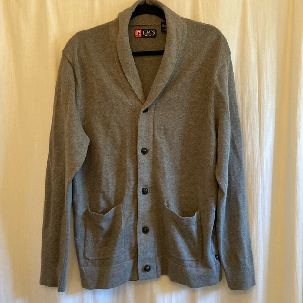 Chaps men’s cardigan size large, 100% cotton. Worn but in good condition! Gray